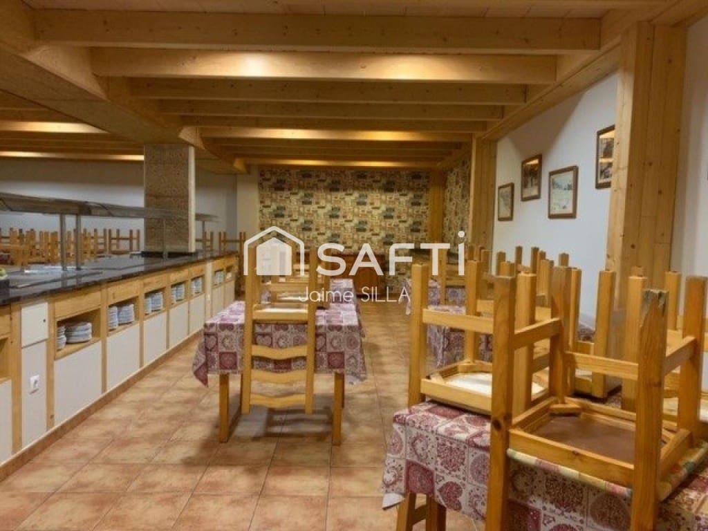 Office for sale in Alp - € 3,500,000 (Ref: 9595748)