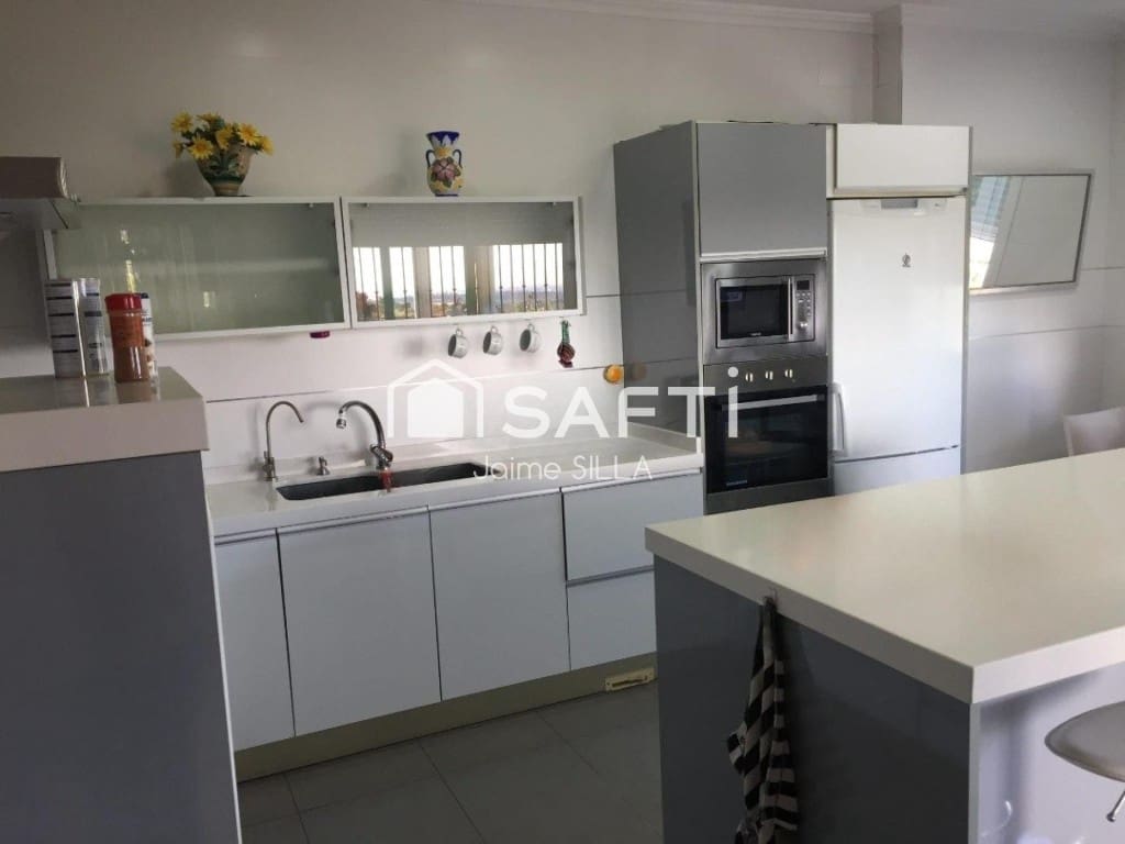 4 makuuhuone Huvila myytävänä paikassa Picassent mukana uima-altaan 
autotalli - 875 000 € (Ref: 9595750)