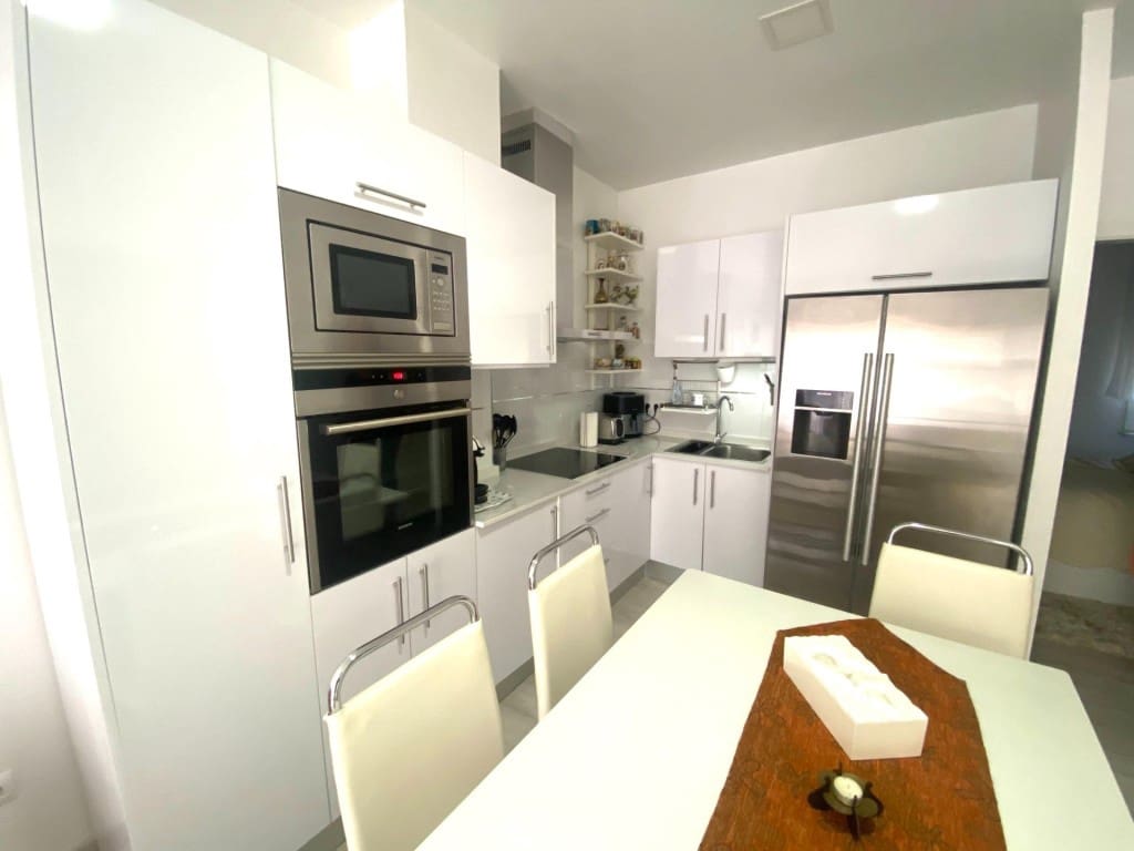 Apartamento de 1 habitación en València ciudad en alquiler con garaje - 1.400 € (Ref: 9595754)