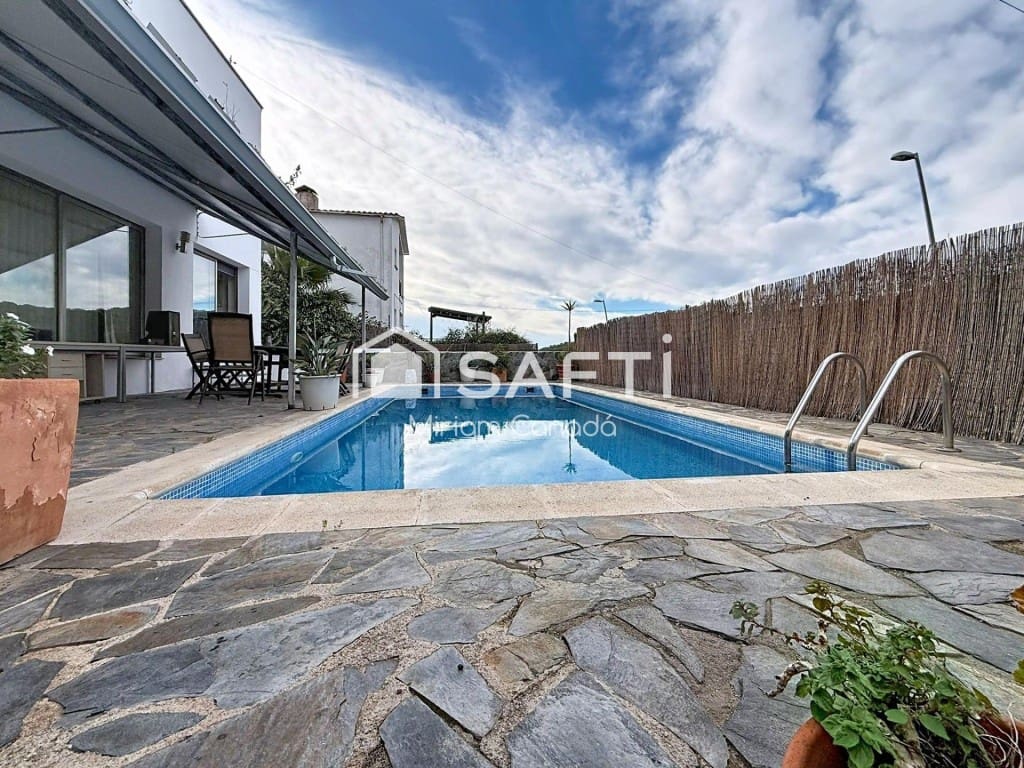 6 slaapkamer Villa te koop in Calafell met zwembad garage - € 385.000 (Ref: 9595758)