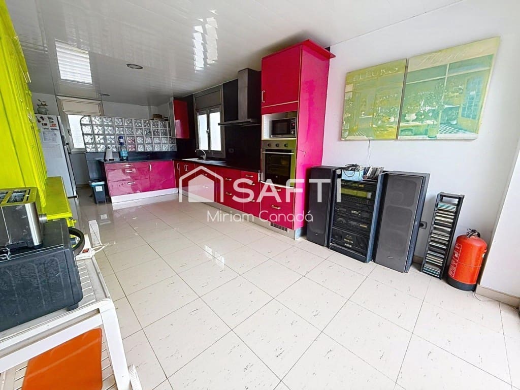 6 slaapkamer Villa te koop in Calafell met zwembad garage - € 385.000 (Ref: 9595758)