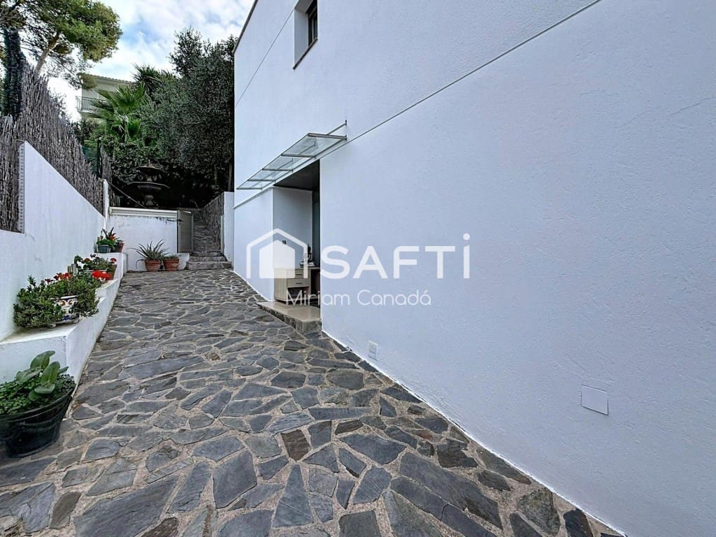 6 slaapkamer Villa te koop in Calafell met zwembad garage - € 385.000 (Ref: 9595758)