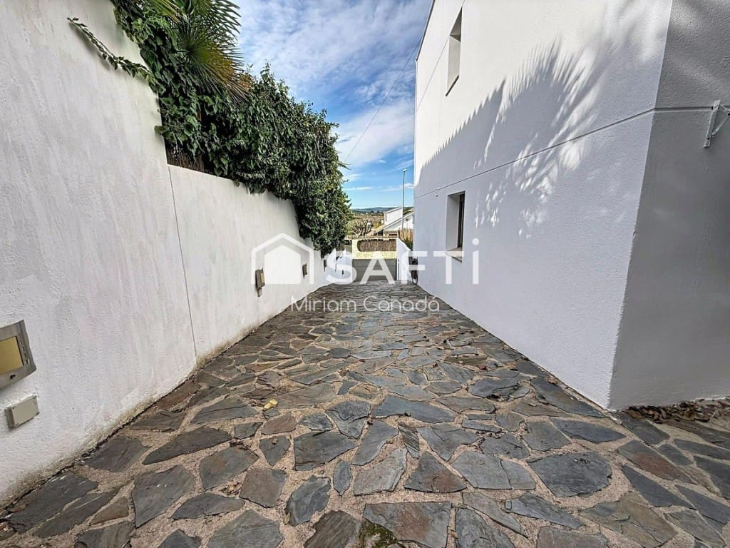 6 slaapkamer Villa te koop in Calafell met zwembad garage - € 385.000 (Ref: 9595758)