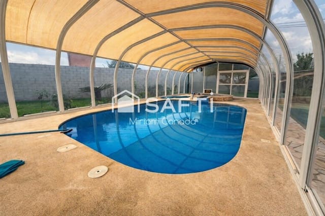 4 makuuhuone Huvila myytävänä paikassa Norte, Castelló de la Plana mukana uima-altaan 
autotalli - 550 000 € (Ref: 9595760)