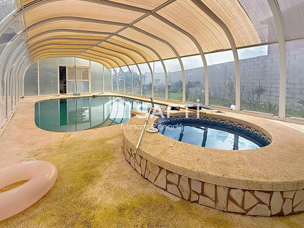 4 makuuhuone Huvila myytävänä paikassa Castello de la Plana mukana uima-altaan 
autotalli - 550 000 € (Ref: 9595760)