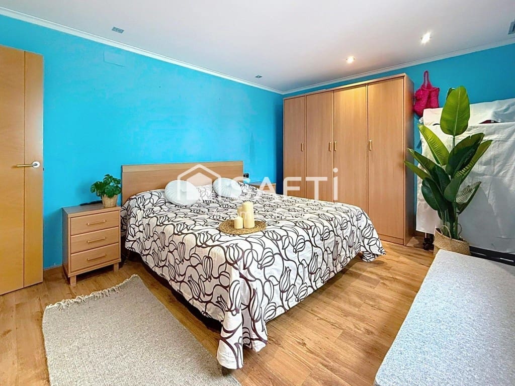 4 makuuhuone Huvila myytävänä paikassa Castello de la Plana mukana uima-altaan 
autotalli - 550 000 € (Ref: 9595760)