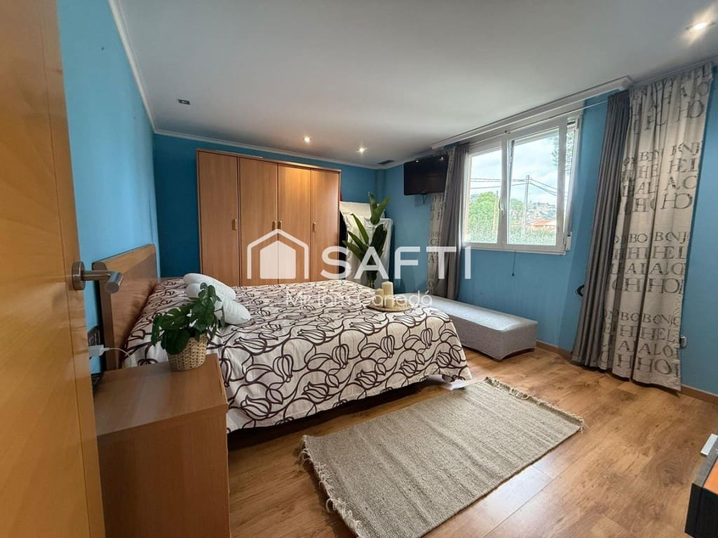 4 makuuhuone Huvila myytävänä paikassa Castello de la Plana mukana uima-altaan 
autotalli - 550 000 € (Ref: 9595760)