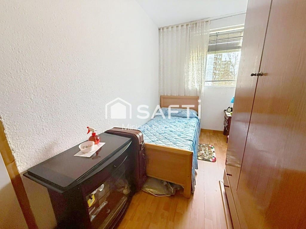 3 bedroom Apartment for sale in Badia del Valles - € 179,999 (Ref: 9595761)