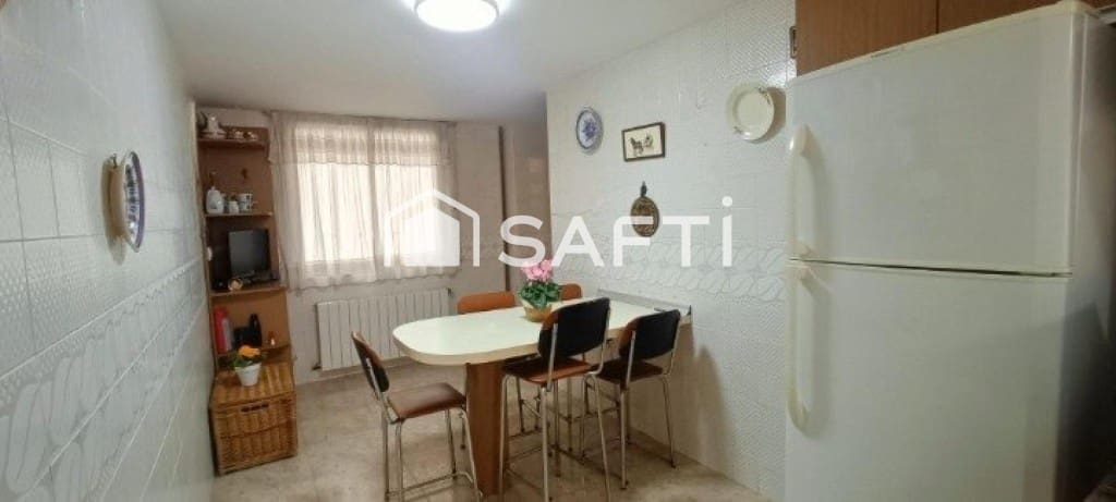 4 bedroom Apartment for sale in Valencia city - € 389,000 (Ref: 9595764)
