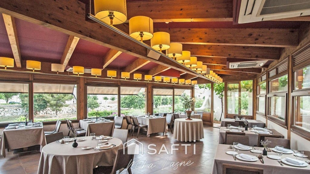 14 soveværelse Villa til salg i Sant Pere de Ribes med swimmingpool - € 2.700.000 (Ref: 9595768)