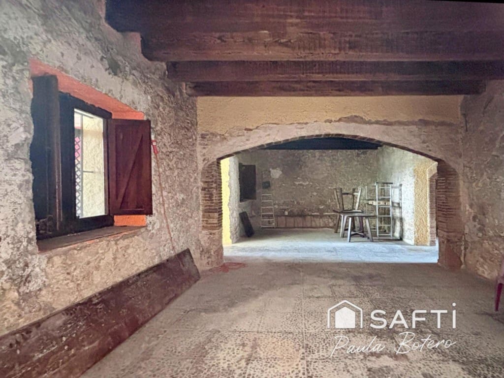 5 soveværelse Finca/Landehus til salg i Canyelles - € 465.500 (Ref: 9595770)