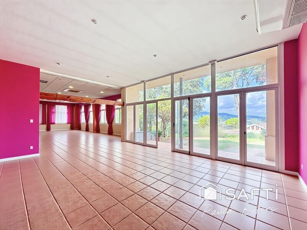 5 soveværelse Finca/Landehus til salg i Canyelles - € 465.500 (Ref: 9595770)