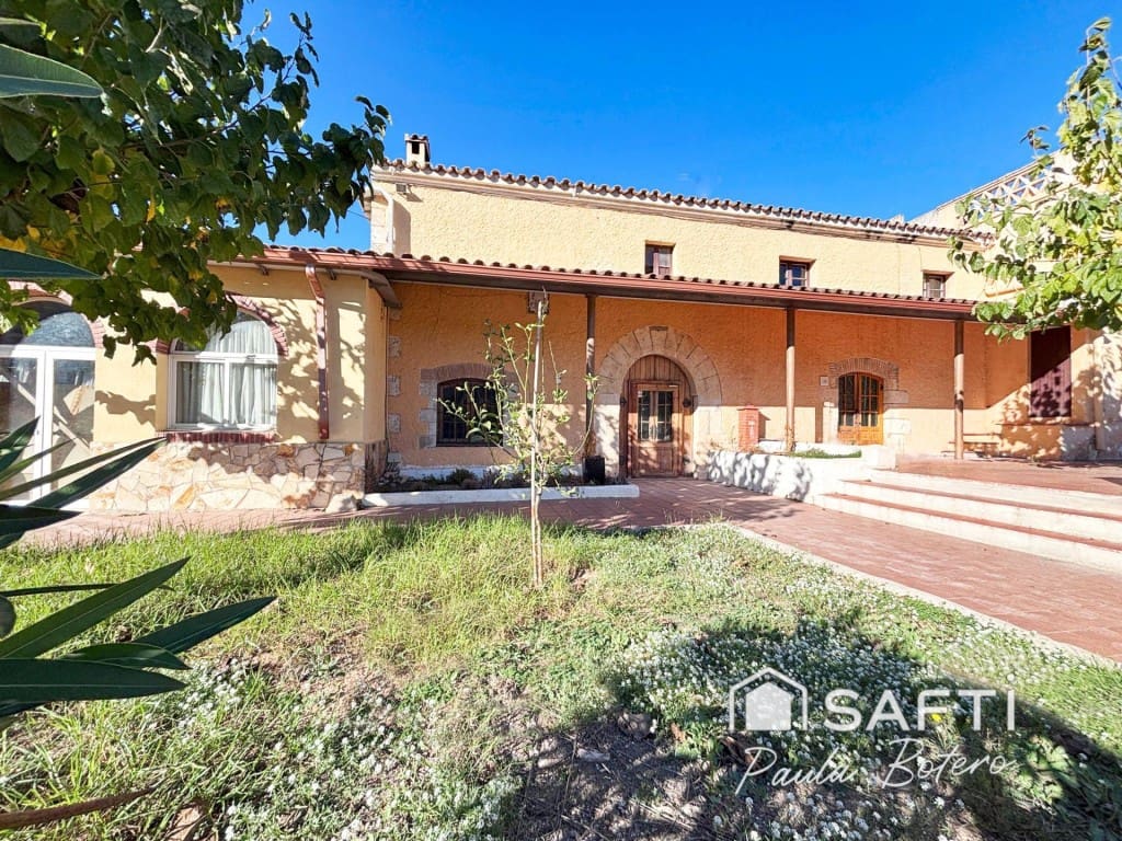 5 soveværelse Finca/Landehus til salg i Canyelles - € 465.500 (Ref: 9595770)