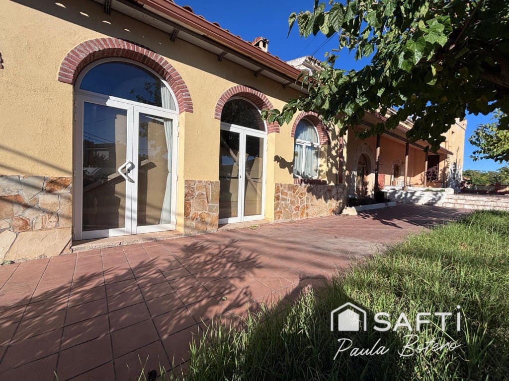 5 soveværelse Finca/Landehus til salg i Canyelles - € 465.500 (Ref: 9595770)