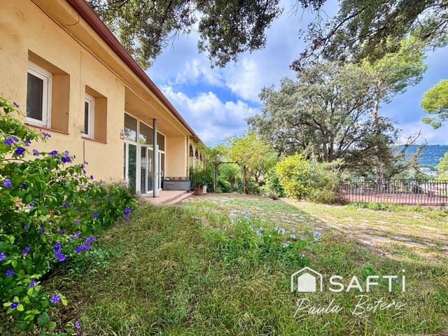 5 soveværelse Finca/Landehus til salg i Canyelles - € 465.500 (Ref: 9595770)