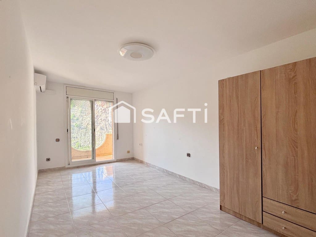 5 soveværelse Rækkehus til salg i Sitges med swimmingpool - € 495.000 (Ref: 9595771)