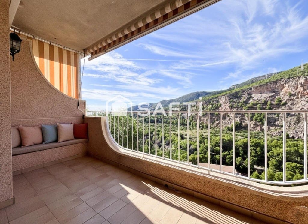 5 soveværelse Rækkehus til salg i Sitges med swimmingpool - € 495.000 (Ref: 9595771)