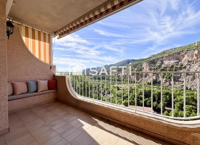 5 soveværelse Rækkehus til salg i Sitges med swimmingpool - € 495.000 (Ref: 9595771)