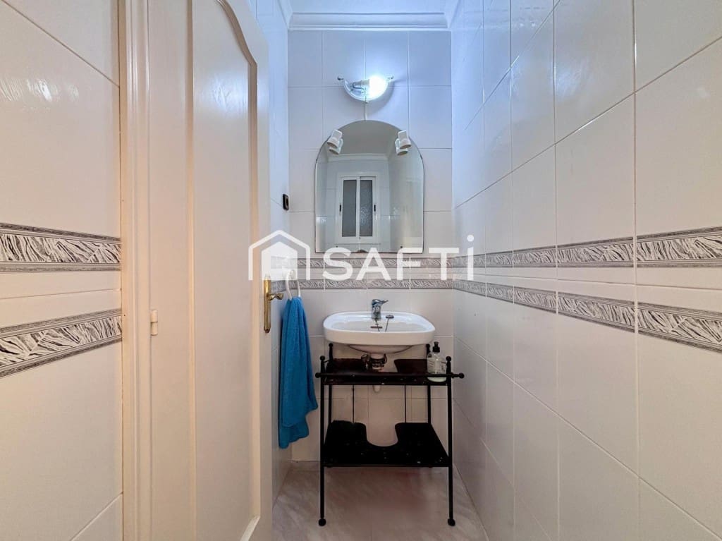 5 soveværelse Rækkehus til salg i Sitges med swimmingpool - € 495.000 (Ref: 9595771)