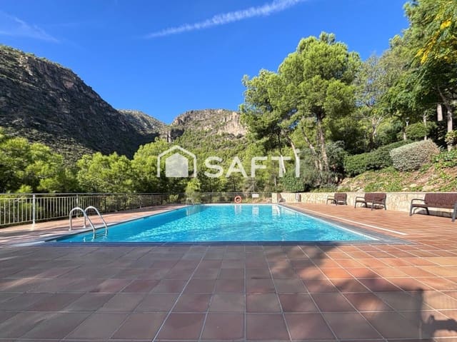 5 soveværelse Rækkehus til salg i Sitges med swimmingpool - € 495.000 (Ref: 9595771)