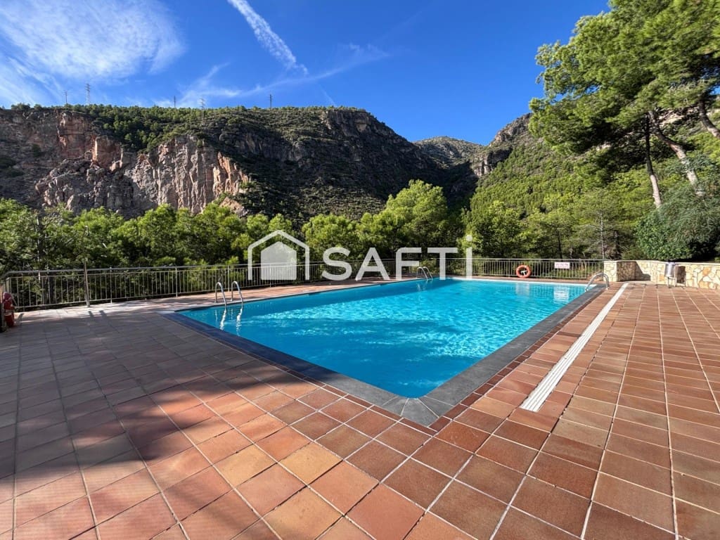 5 soveværelse Rækkehus til salg i Sitges med swimmingpool - € 495.000 (Ref: 9595771)