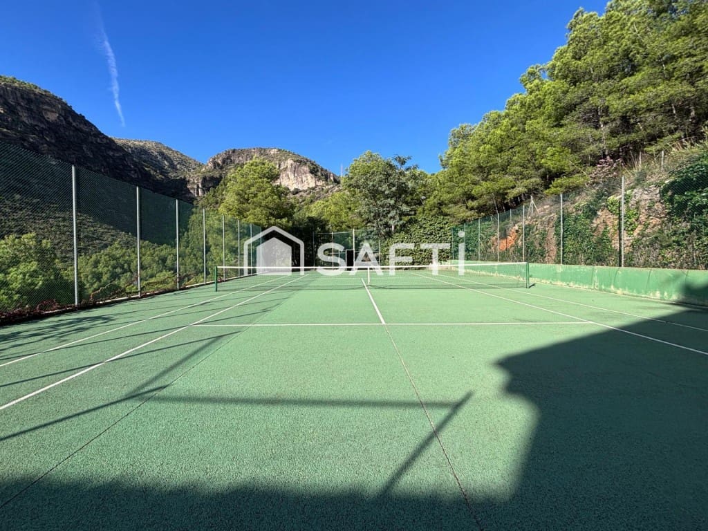 5 soveværelse Rækkehus til salg i Sitges med swimmingpool - € 495.000 (Ref: 9595771)