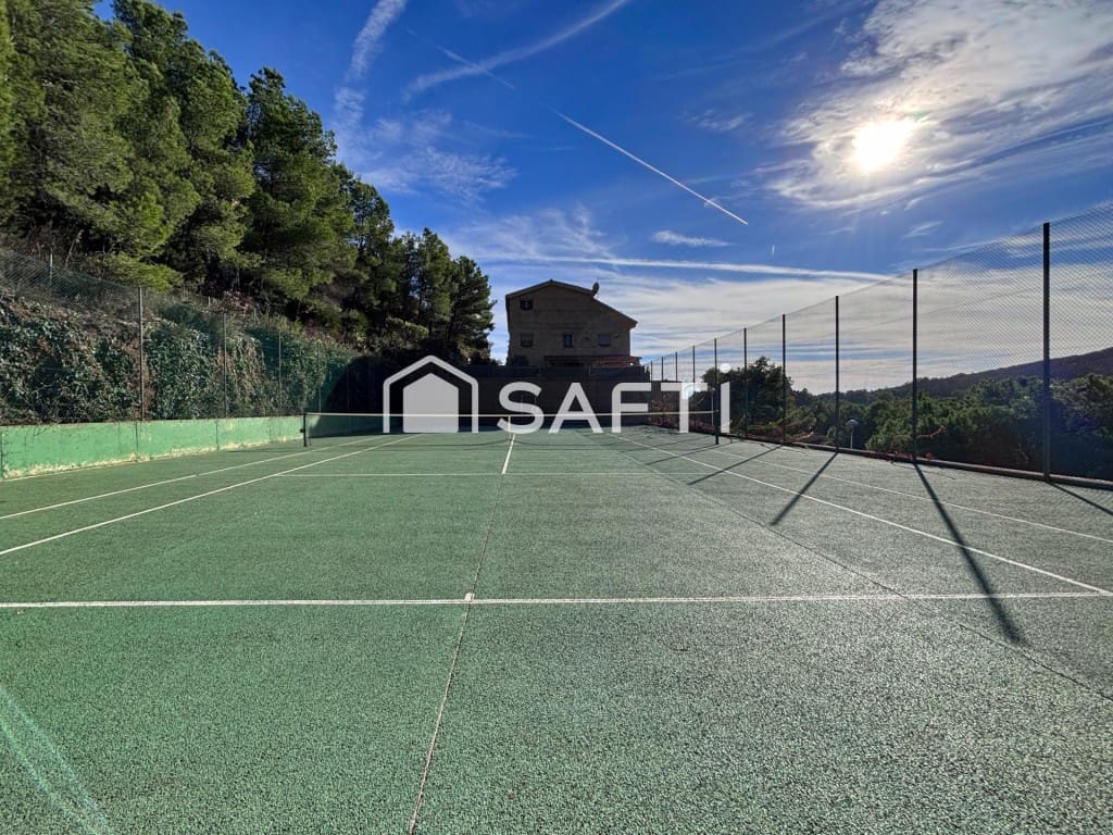 5 soveværelse Rækkehus til salg i Sitges med swimmingpool - € 495.000 (Ref: 9595771)