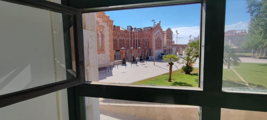 Kommersiell til salgs i Tarragona by - € 100 000 (Ref: 9595772)