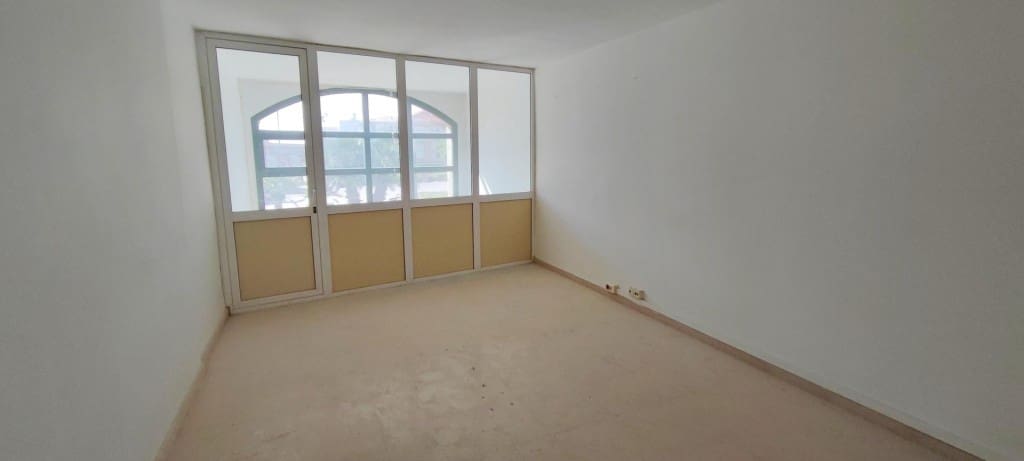 Kommersiell til salgs i Tarragona by - € 100 000 (Ref: 9595772)