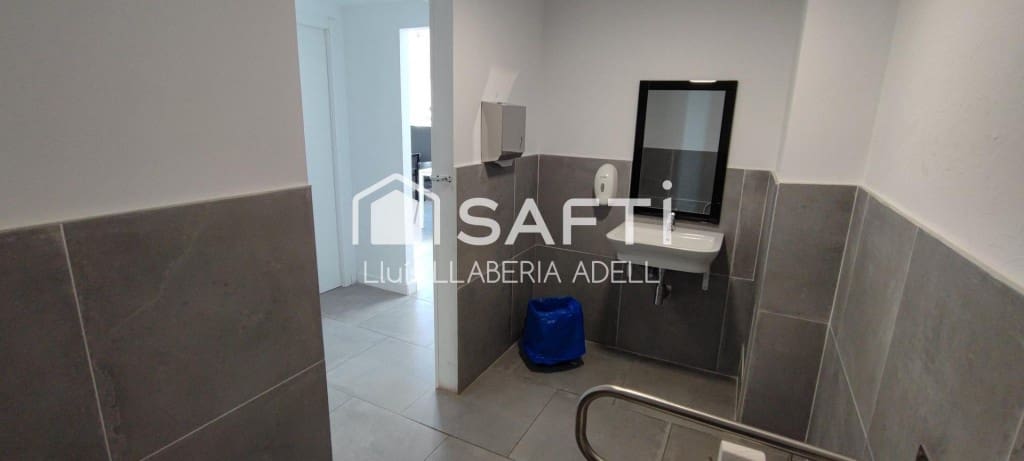 Kommersiell til salgs i Tarragona by - € 110 000 (Ref: 9595773)