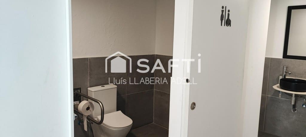 Kommersiell til salgs i Tarragona by - € 110 000 (Ref: 9595773)