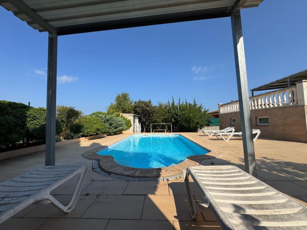 5 soveværelse Villa til salg i Caldes de Malavella med swimmingpool garage - € 330.000 (Ref: 9595782)