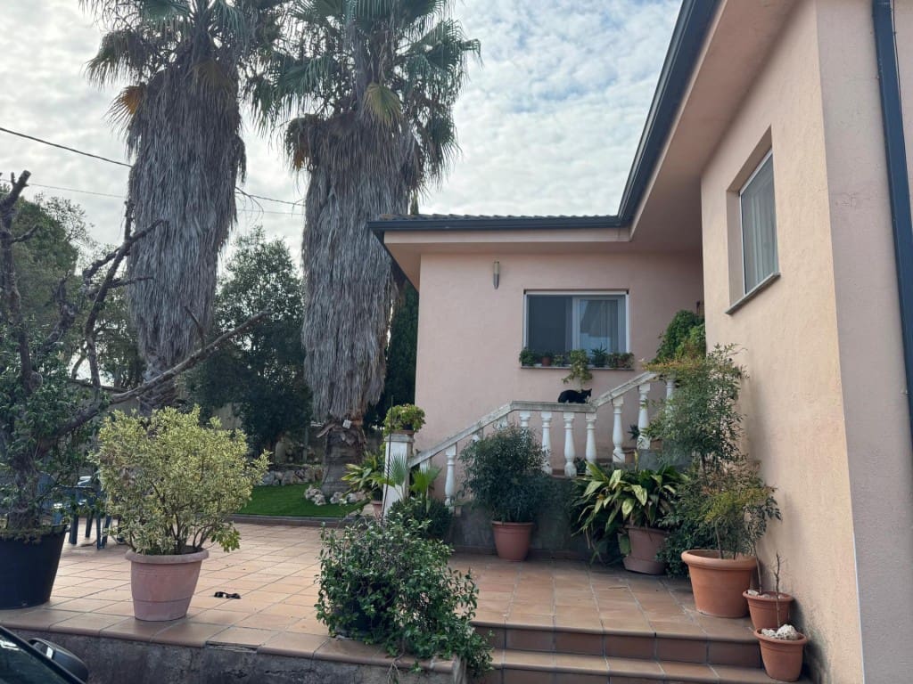 5 soveværelse Villa til salg i Caldes de Malavella med swimmingpool garage - € 330.000 (Ref: 9595782)