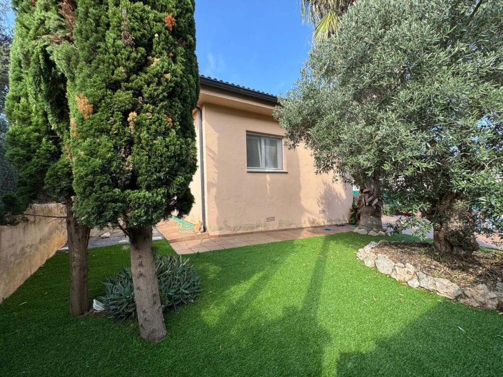 5 soveværelse Villa til salg i Caldes de Malavella med swimmingpool garage - € 330.000 (Ref: 9595782)