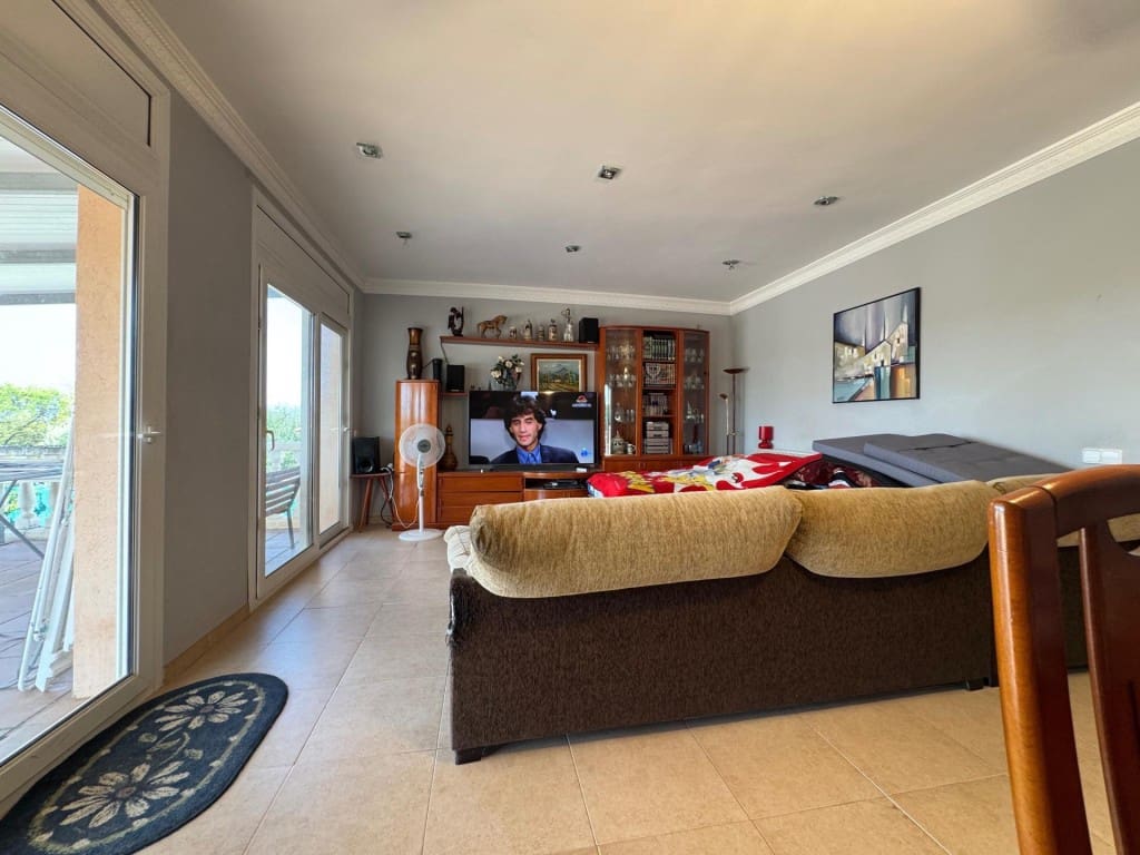 5 soveværelse Villa til salg i Caldes de Malavella med swimmingpool garage - € 330.000 (Ref: 9595782)