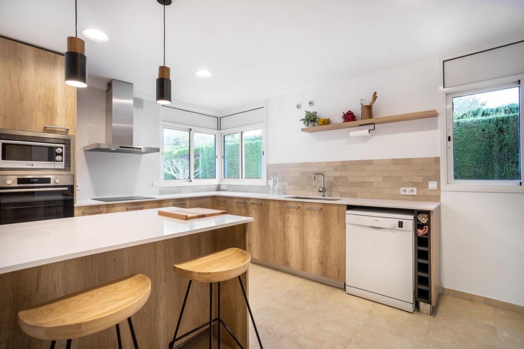 7 soveværelse Villa til salg i Sant Vicenc de Montalt med swimmingpool garage - € 1.100.000 (Ref: 9595783)