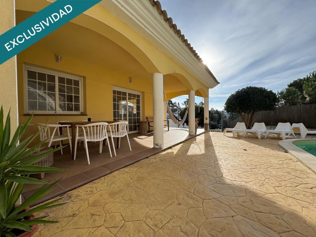 3 bedroom Villa for sale in Vidreres - € 400,000 (Ref: 9595784)