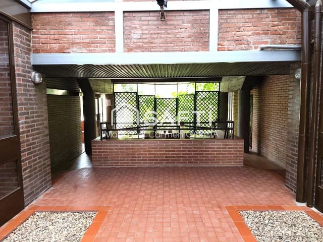 Commercial for sale in Acacias, Madrid city - € 595,000 (Ref: 9595786)