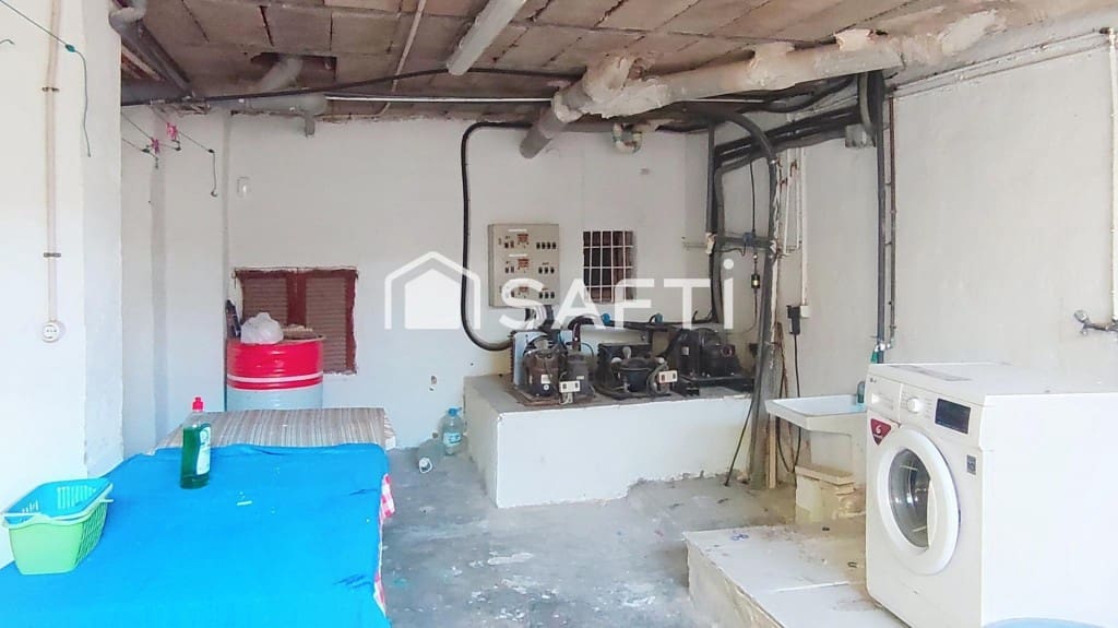 Commercieel te koop in Calvia met garage - € 554.000 (Ref: 9595792)