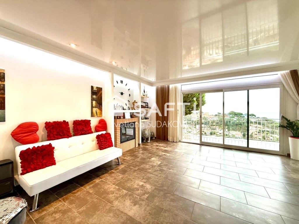 4 Zimmer Villa zu verkaufen in Lloret de Mar - 750.000 € (Ref: 9595799)