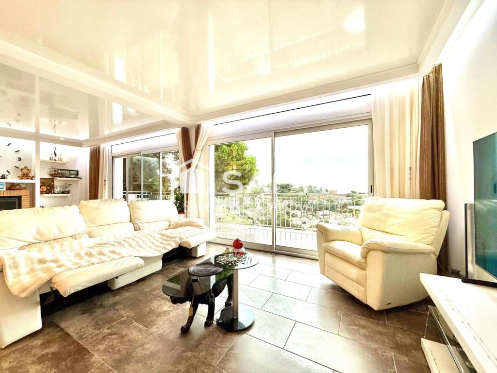 4 Zimmer Villa zu verkaufen in Lloret de Mar - 750.000 € (Ref: 9595799)