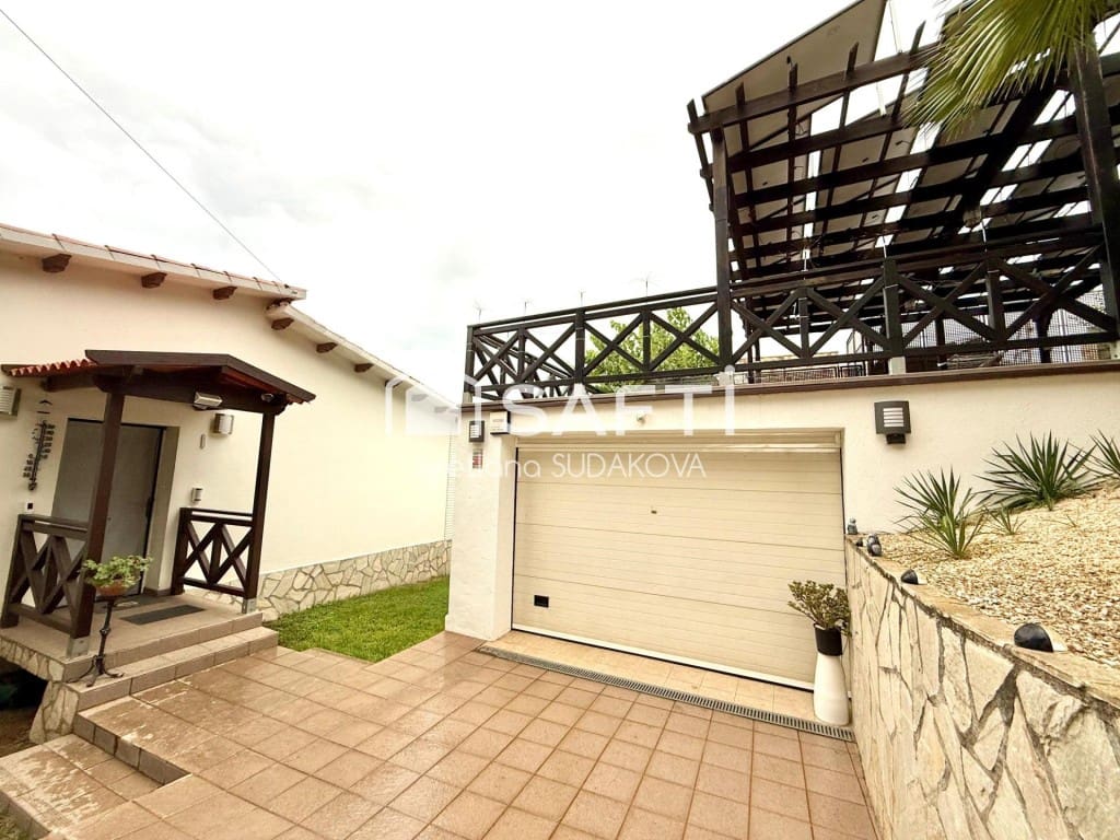 4 Zimmer Villa zu verkaufen in Lloret de Mar - 750.000 € (Ref: 9595799)