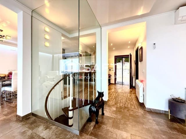 4 soveværelse Villa til salg i Serra Brava, Lloret de Mar - € 750.000 (Ref: 9595799)