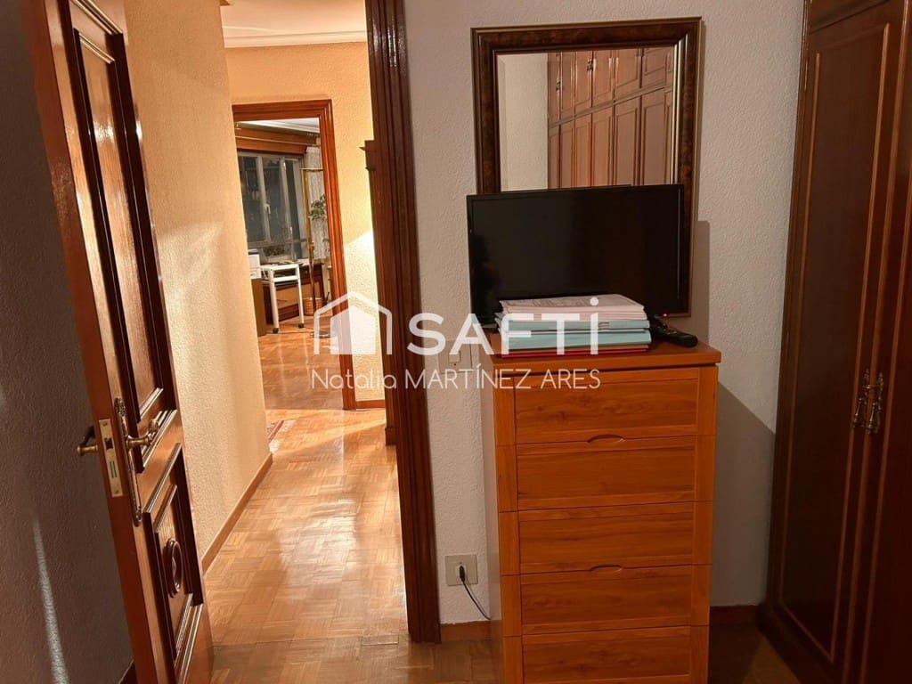 3 bedroom Apartment for sale in Leon city - € 230,000 (Ref: 9595803)