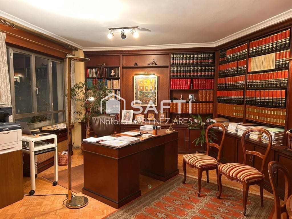 3 bedroom Apartment for sale in Leon city - € 230,000 (Ref: 9595803)