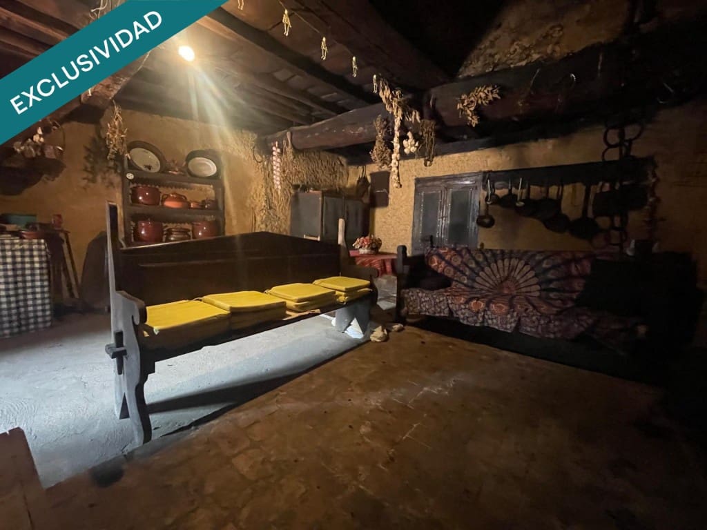 5 bedroom Finca/Country House for sale in San Esteban de Valdueza - € 210,000 (Ref: 9595807)