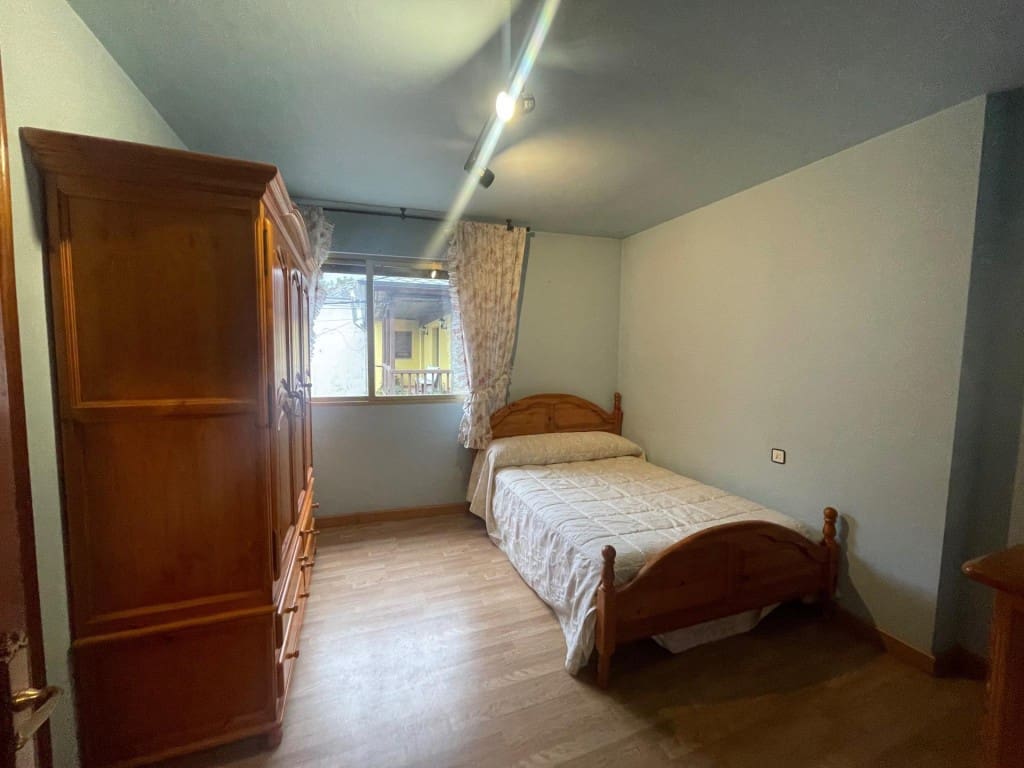 5 soverom Rekkehus til salgs i Ponferrada med garasje - € 230 000 (Ref: 9595808)