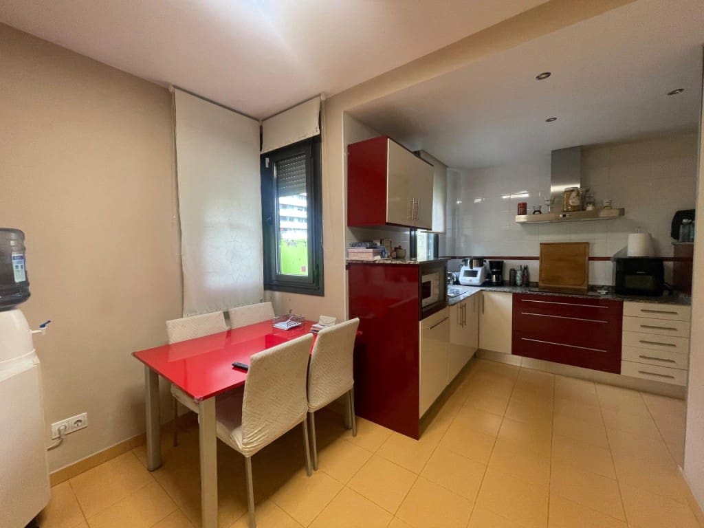 4 soverom Rekkehus til salgs i Ponferrada med svømmebasseng garasje - € 375 000 (Ref: 9595811)