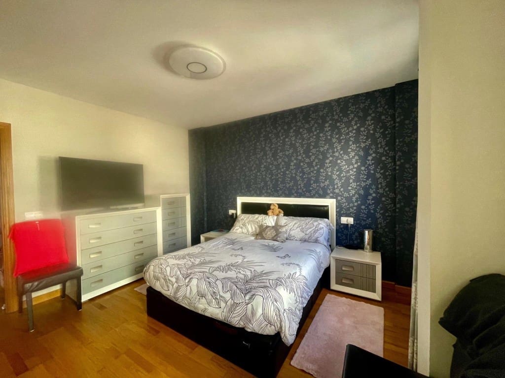 4 soverom Rekkehus til salgs i Ponferrada med svømmebasseng garasje - € 375 000 (Ref: 9595811)