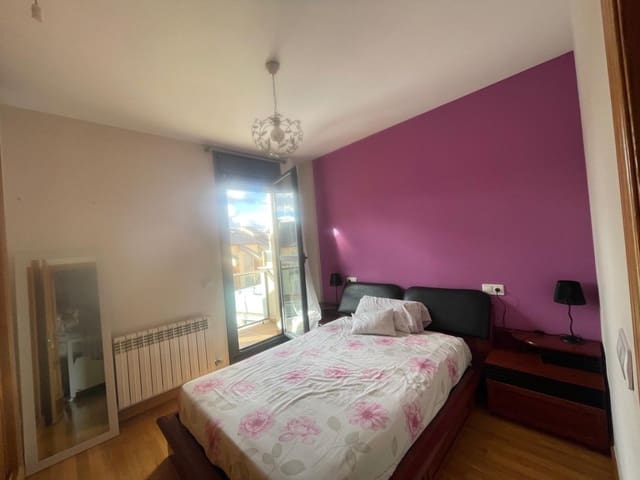 4 soverom Rekkehus til salgs i Ponferrada med svømmebasseng garasje - € 375 000 (Ref: 9595811)